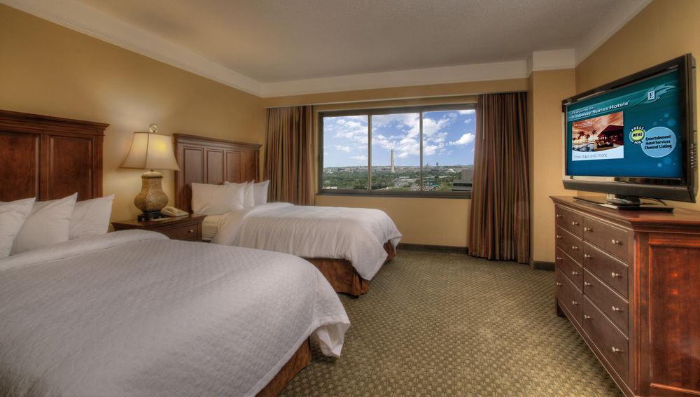 Embassy Suites By Hilton Crystal City National Airport Arlington Exterior foto
