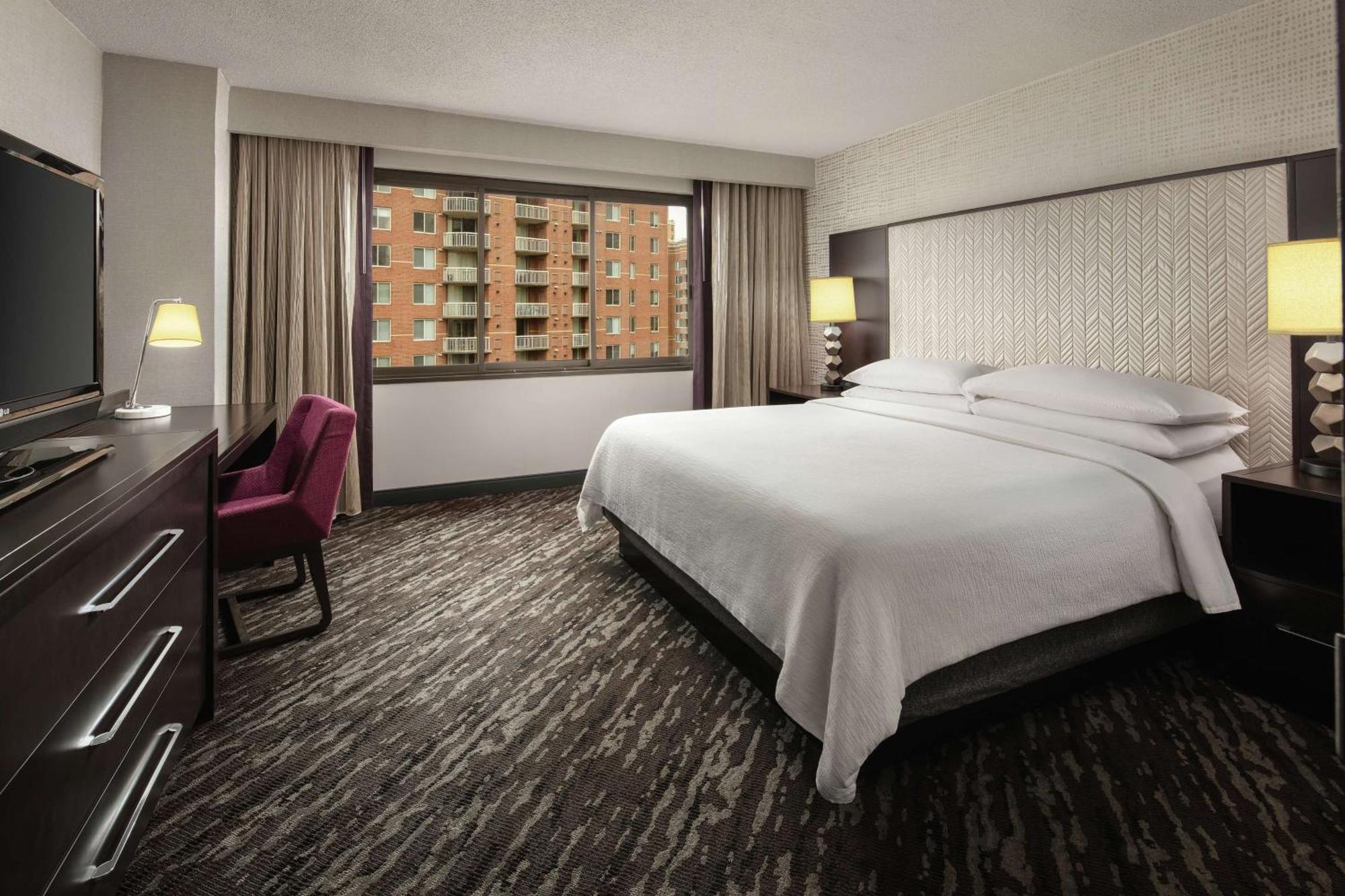 Embassy Suites By Hilton Crystal City National Airport Arlington Exterior foto